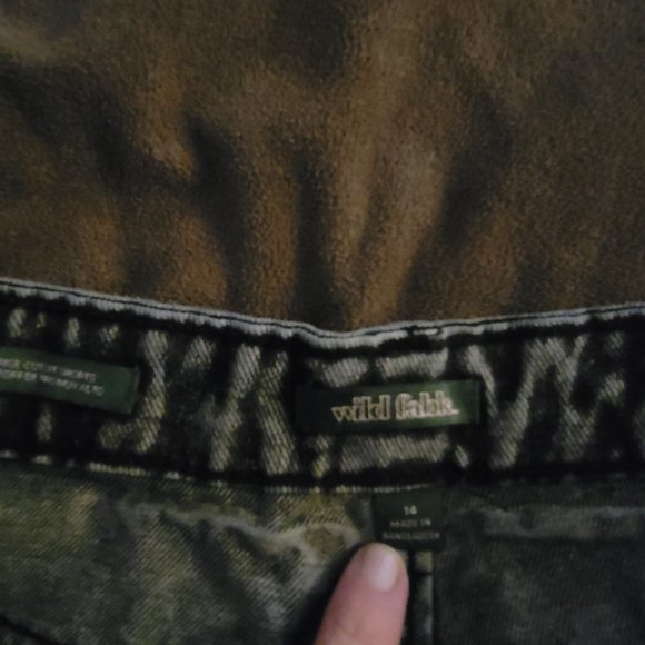 Womans shorts - Picture 2 of 2